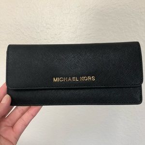 Michael Kors Jet Set Travel Slim Leather Wallet